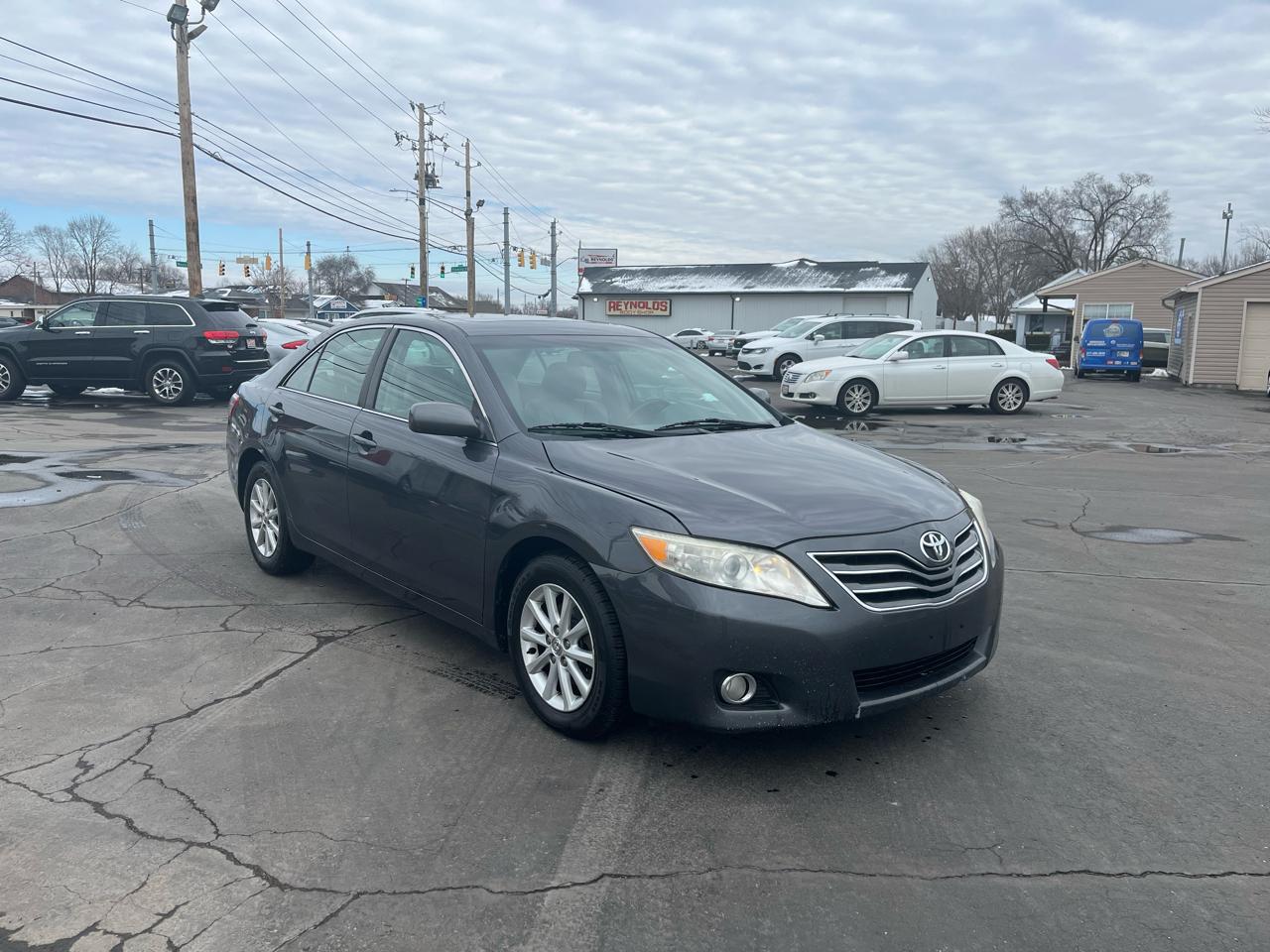 Toyota Camry Base 6-Spd AT 2011