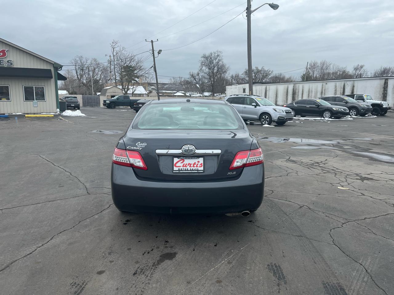 Toyota Camry Base 6-Spd AT 2011