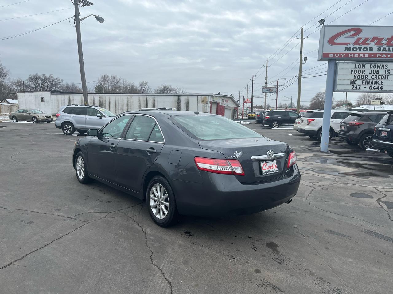 Toyota Camry Base 6-Spd AT 2011