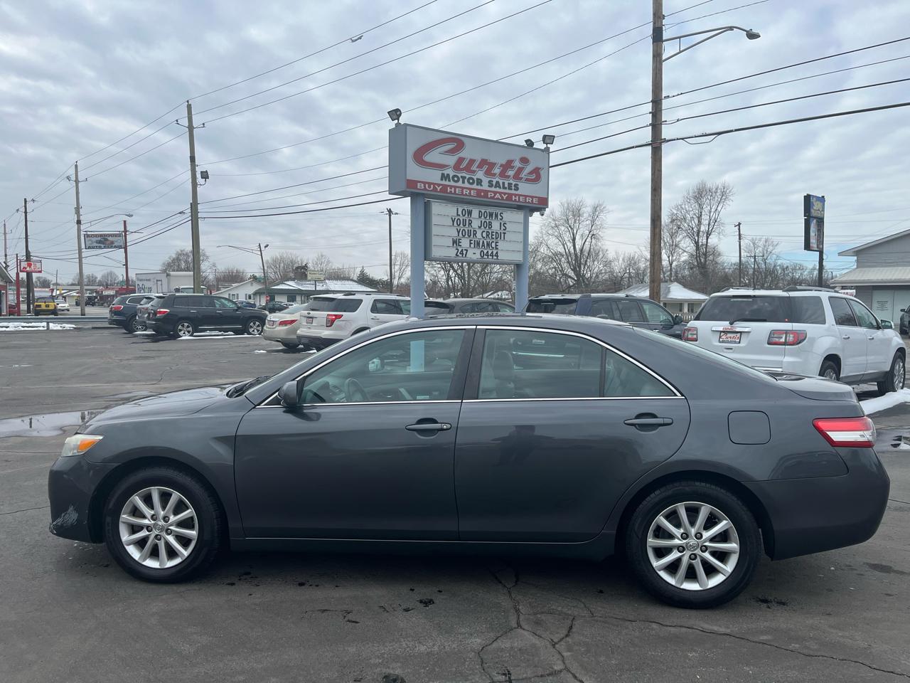 Toyota Camry Base 6-Spd AT 2011