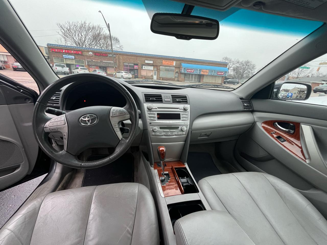 Toyota Camry Base 6-Spd AT 2011