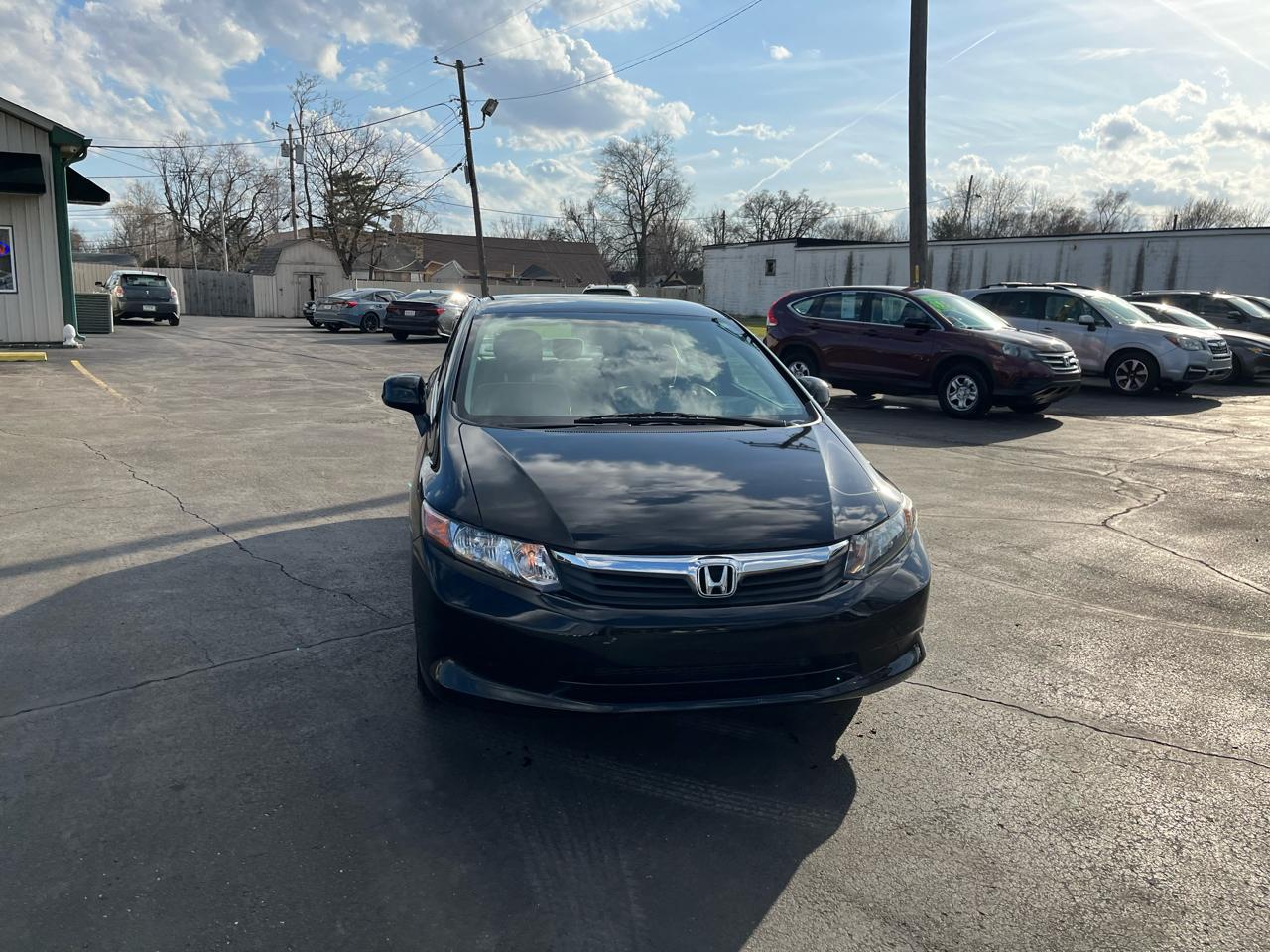 Honda Civic LX Sedan 5-Speed AT 2012