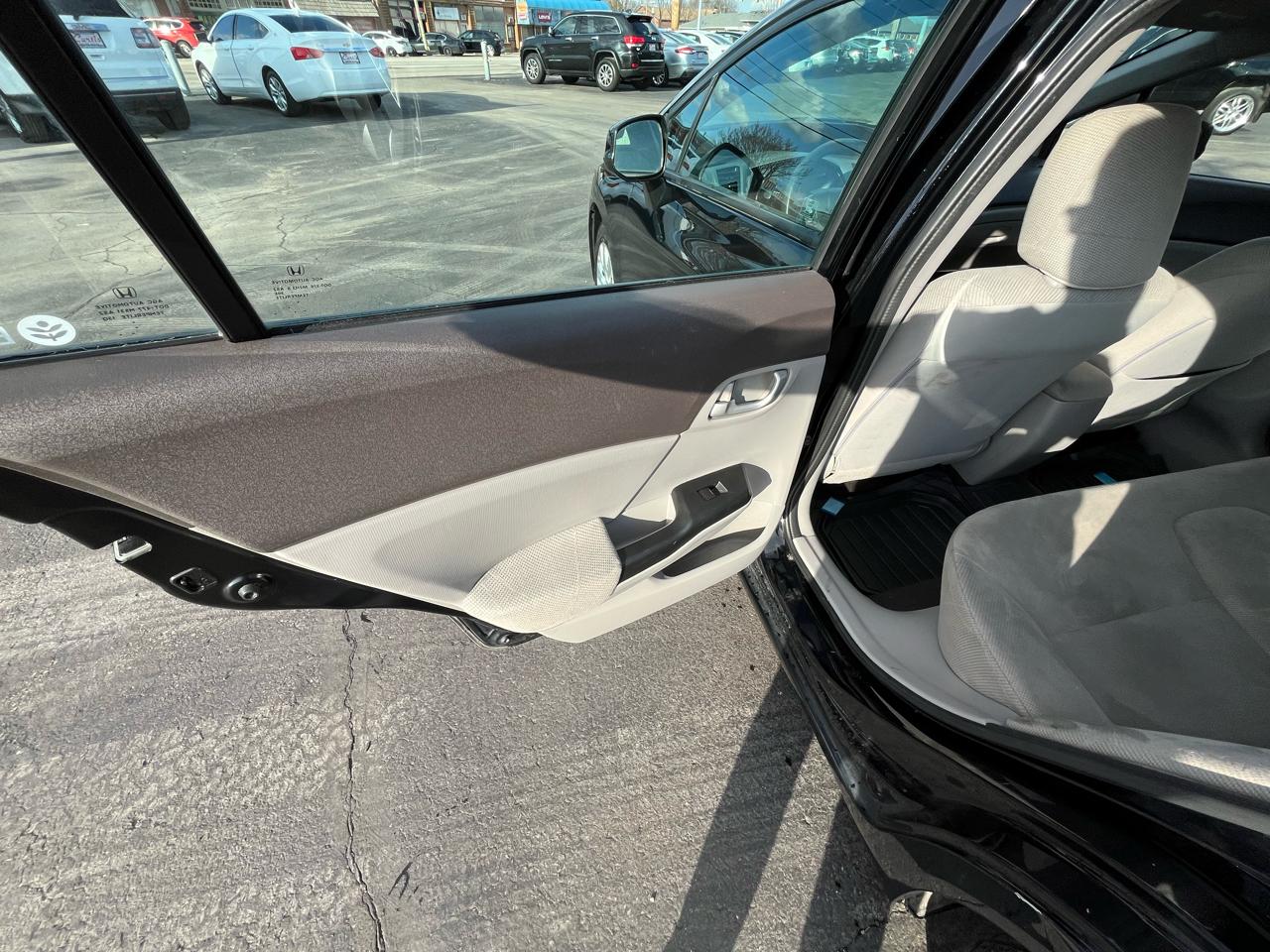 Honda Civic LX Sedan 5-Speed AT 2012