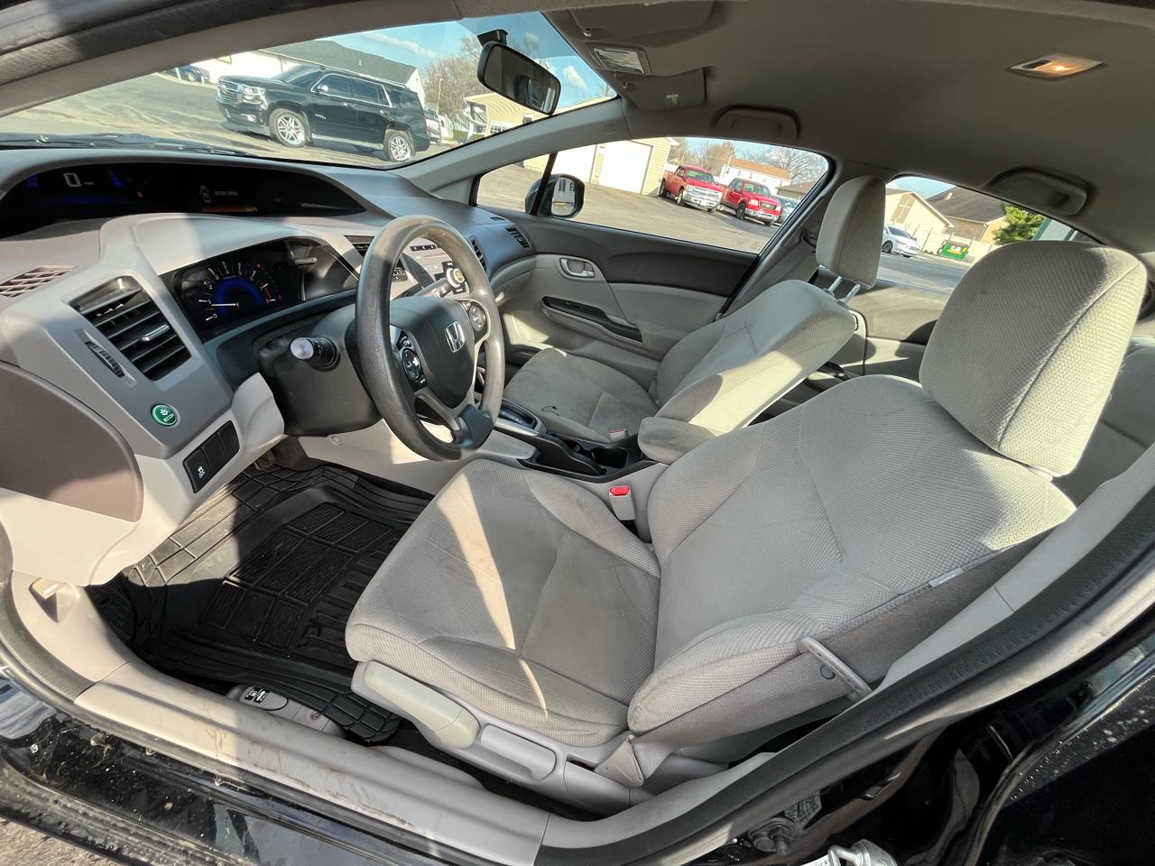 Honda Civic LX Sedan 5-Speed AT 2012