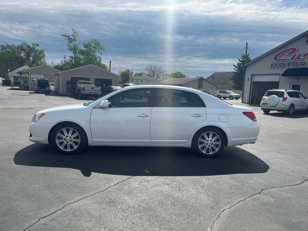 Toyota Avalon Limited 2009