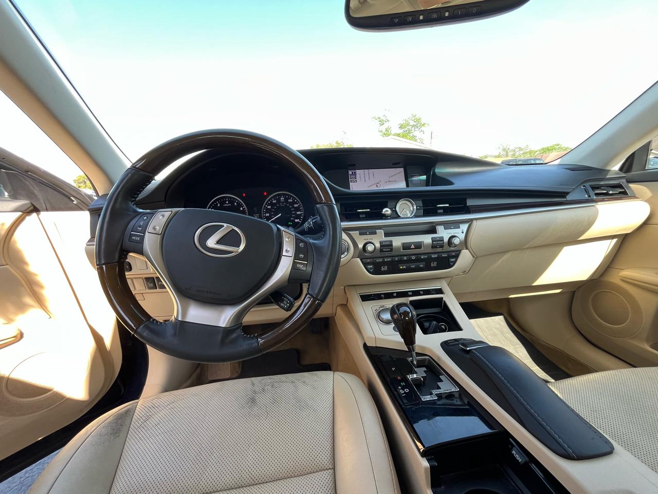 Lexus ES 350 Sedan 2014