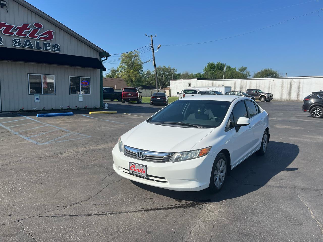Honda Civic LX Sedan 5-Speed AT 2012