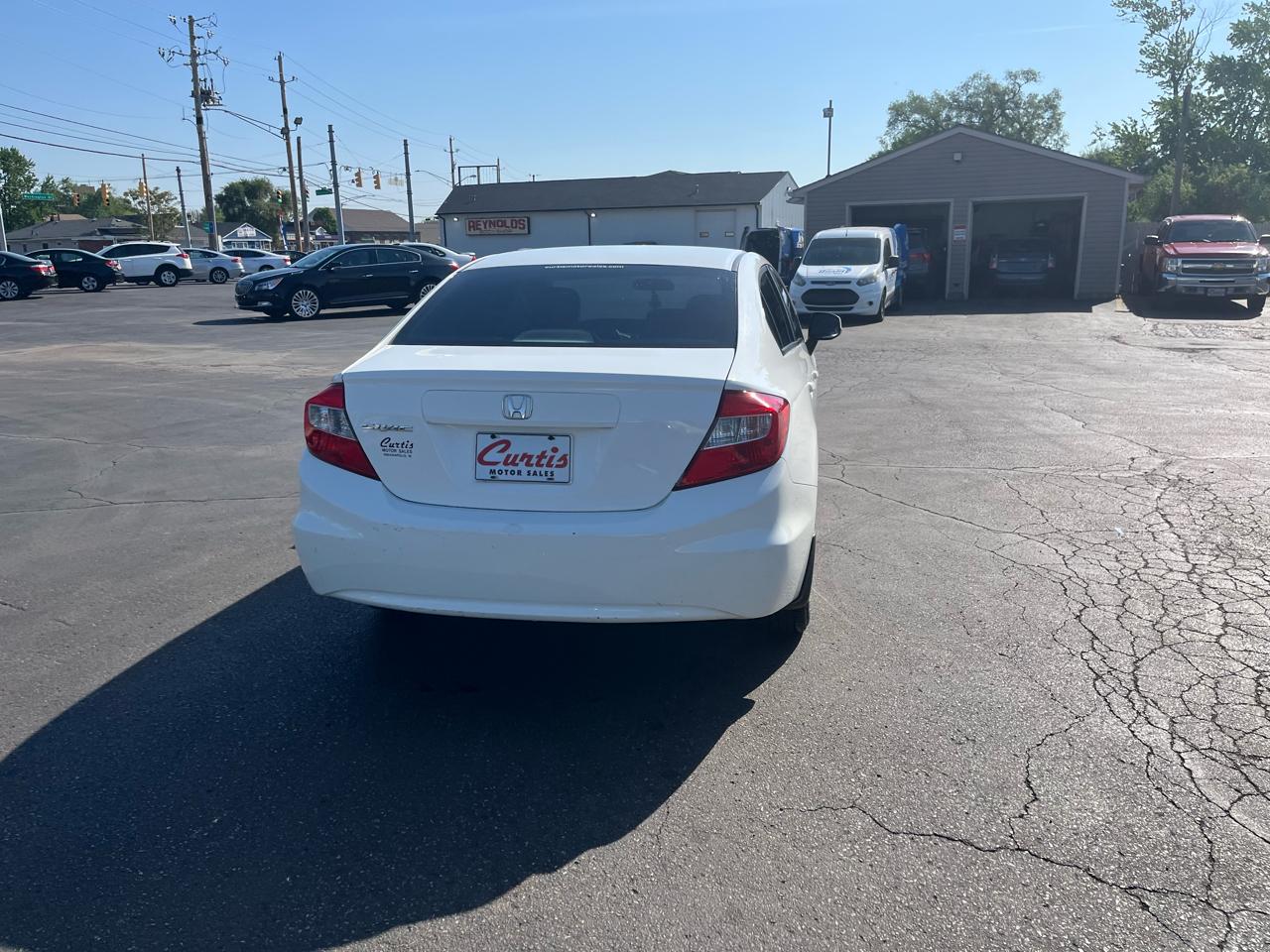 Honda Civic LX Sedan 5-Speed AT 2012