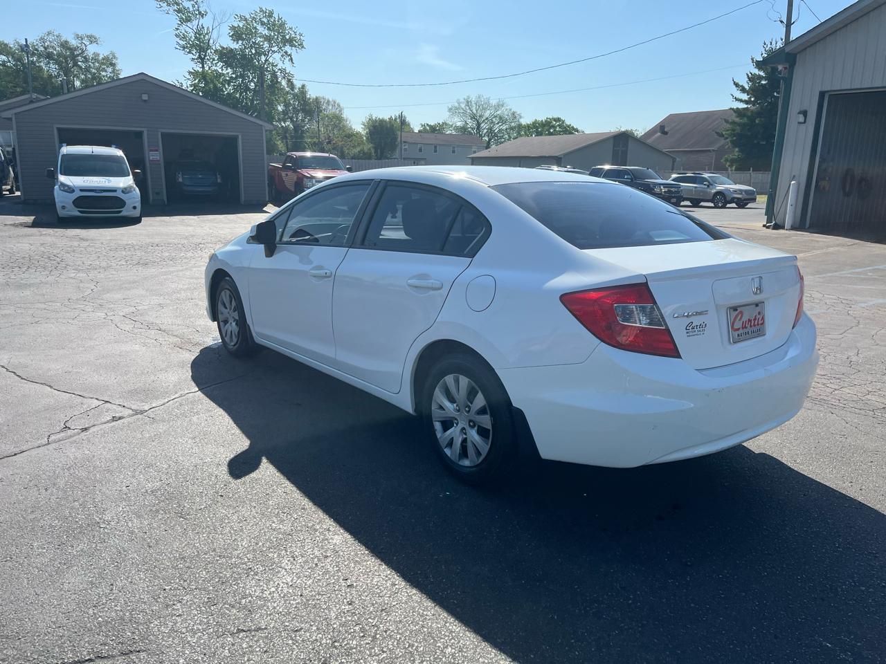 Honda Civic LX Sedan 5-Speed AT 2012