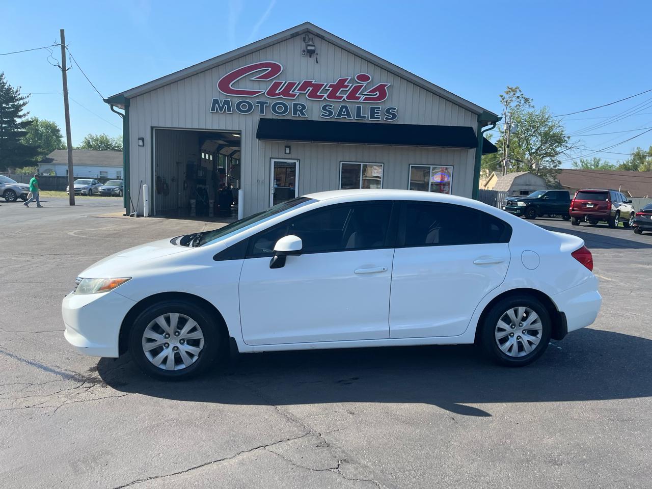 Honda Civic LX Sedan 5-Speed AT 2012
