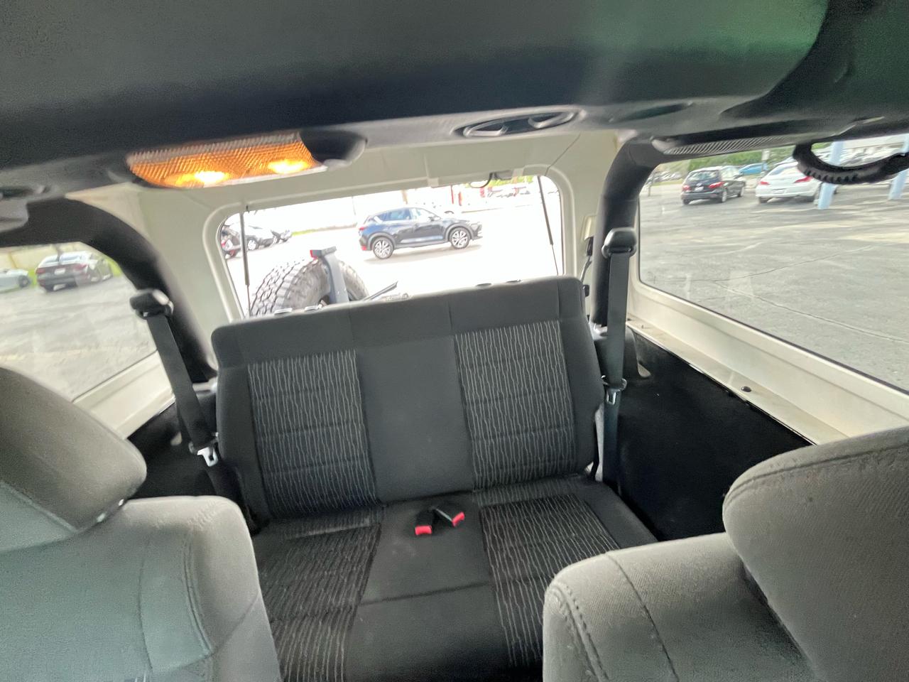 Jeep Wrangler Sahara 4WD 2012