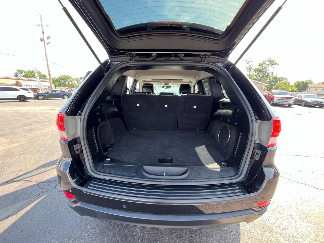 Jeep Grand Cherokee Laredo 4WD 2012