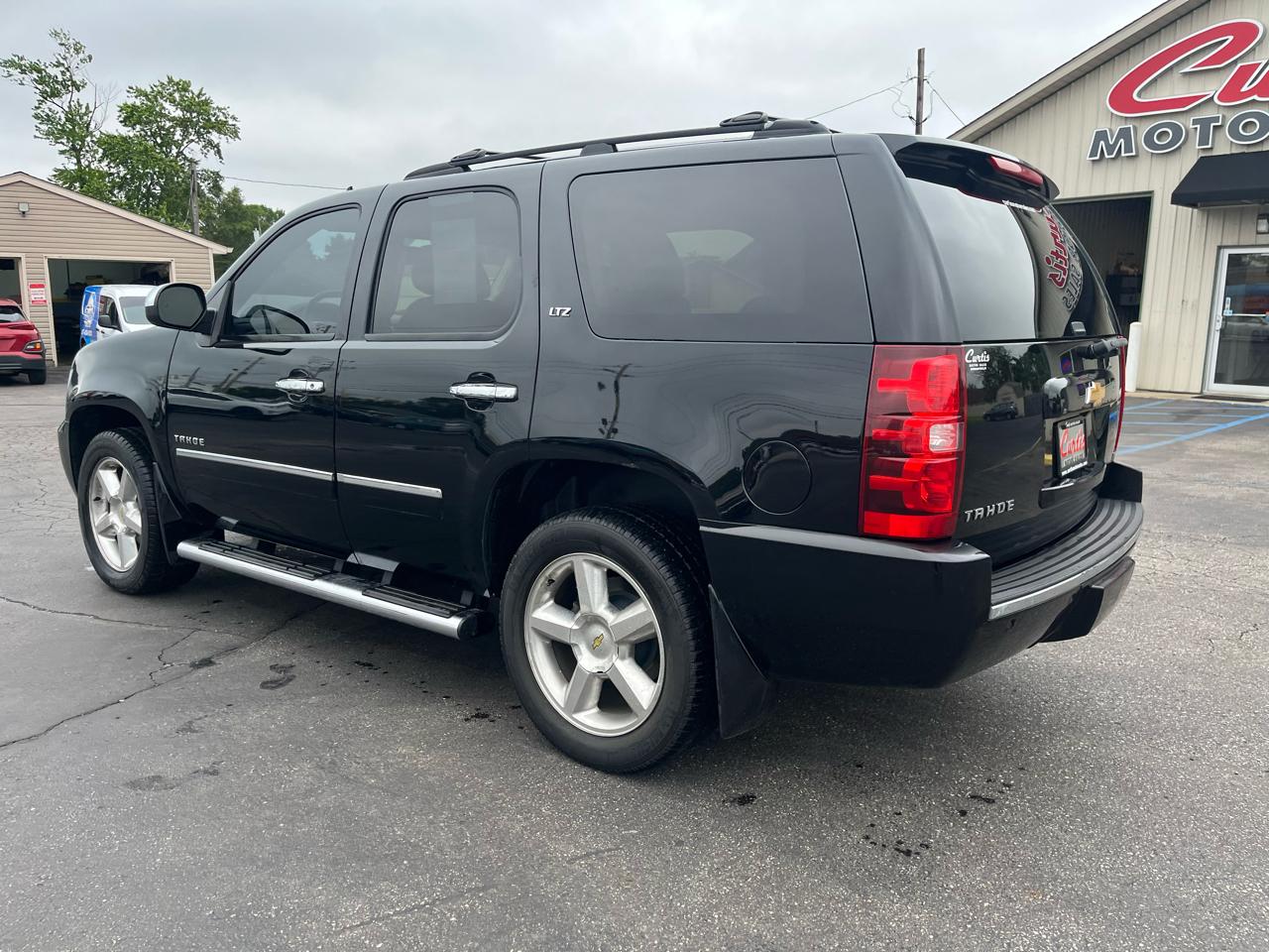 Chevrolet Tahoe LTZ 4WD 2012