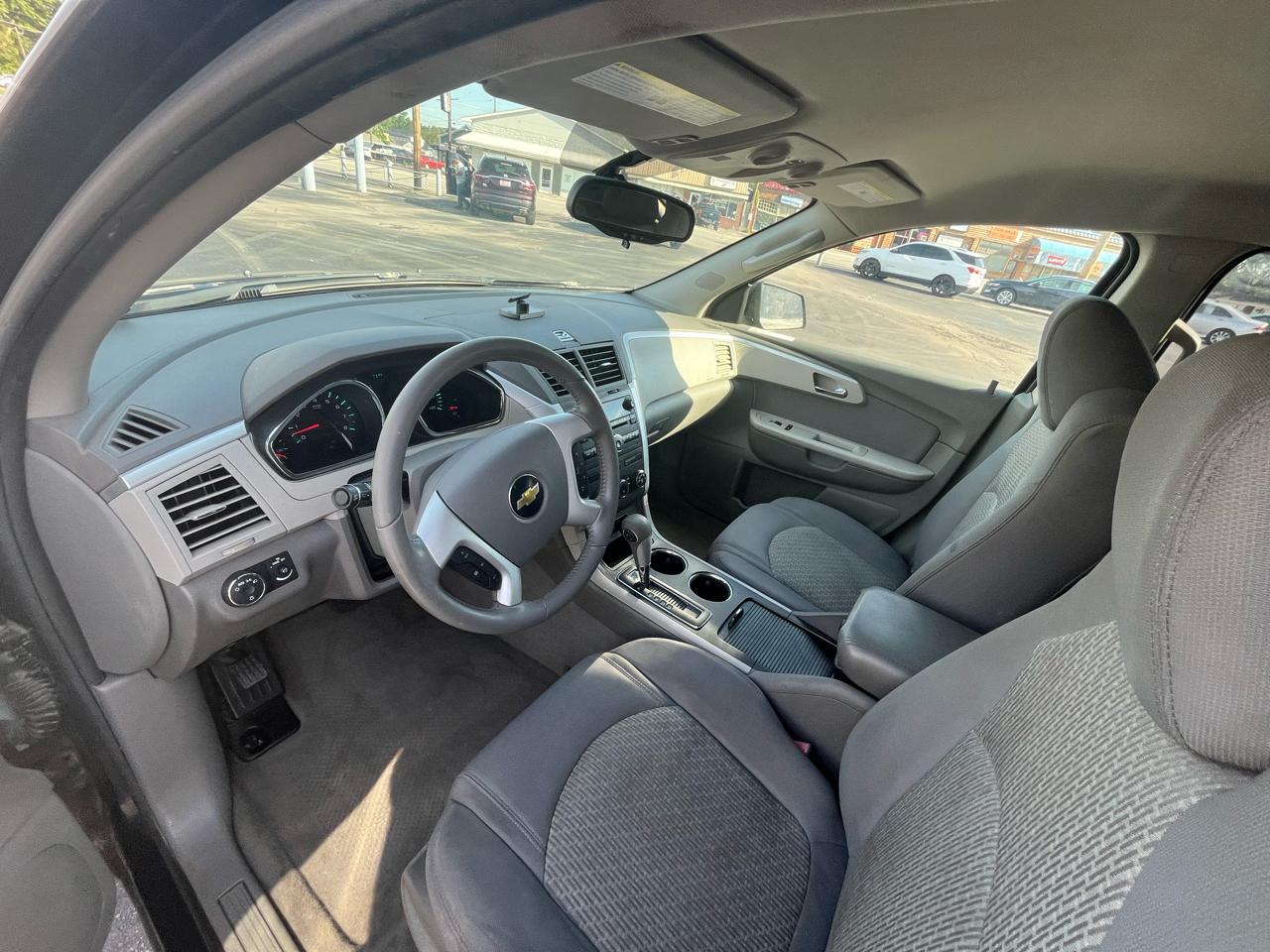 Chevrolet Traverse LS AWD w/PDC 2011