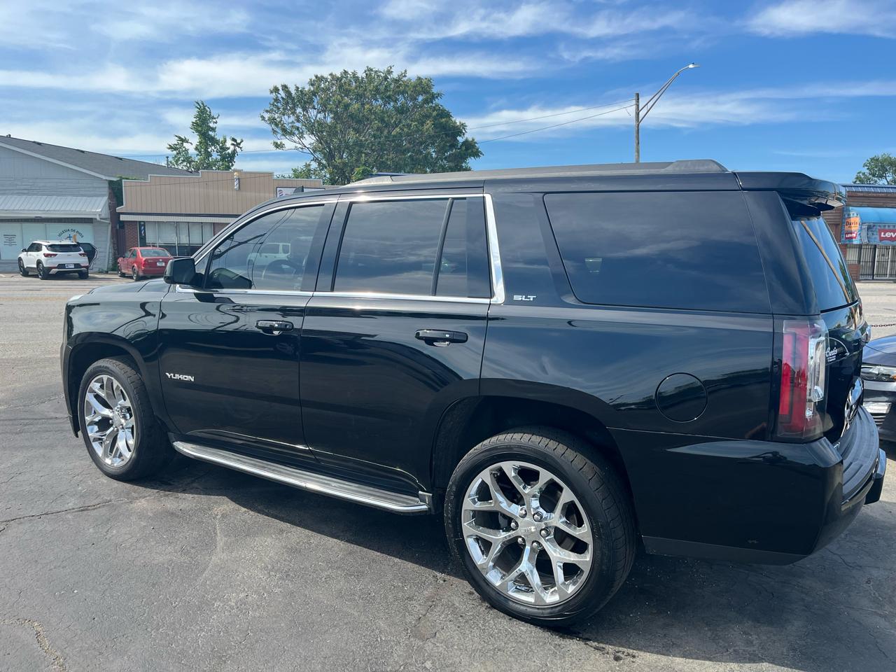 GMC Yukon SLT 4WD 2017