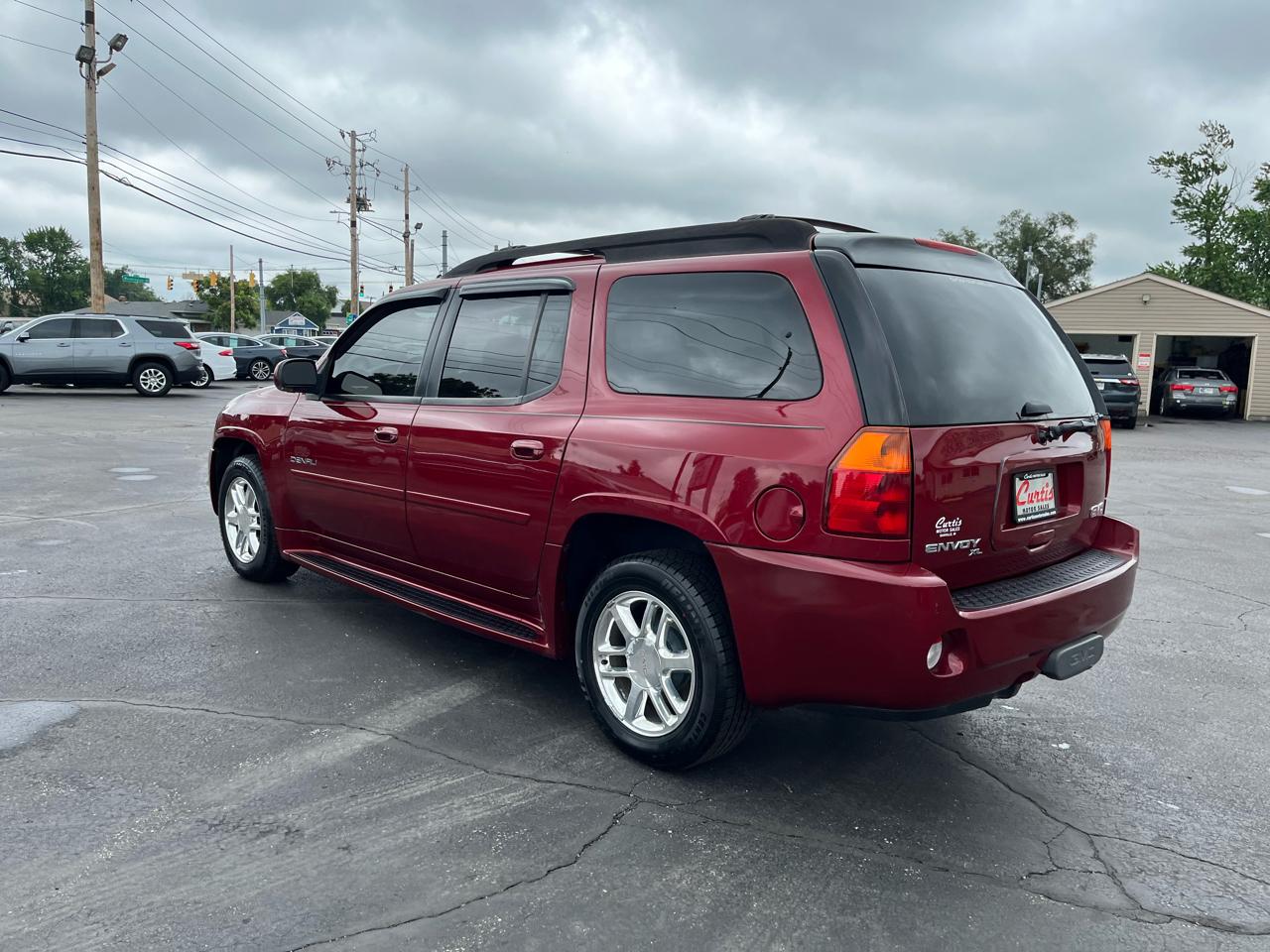 GMC Envoy XL Denali 4WD 2006