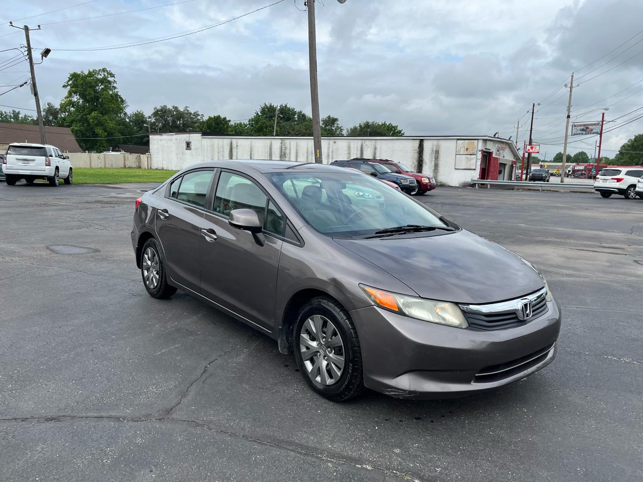 Honda Civic LX Sedan 5-Speed AT 2012