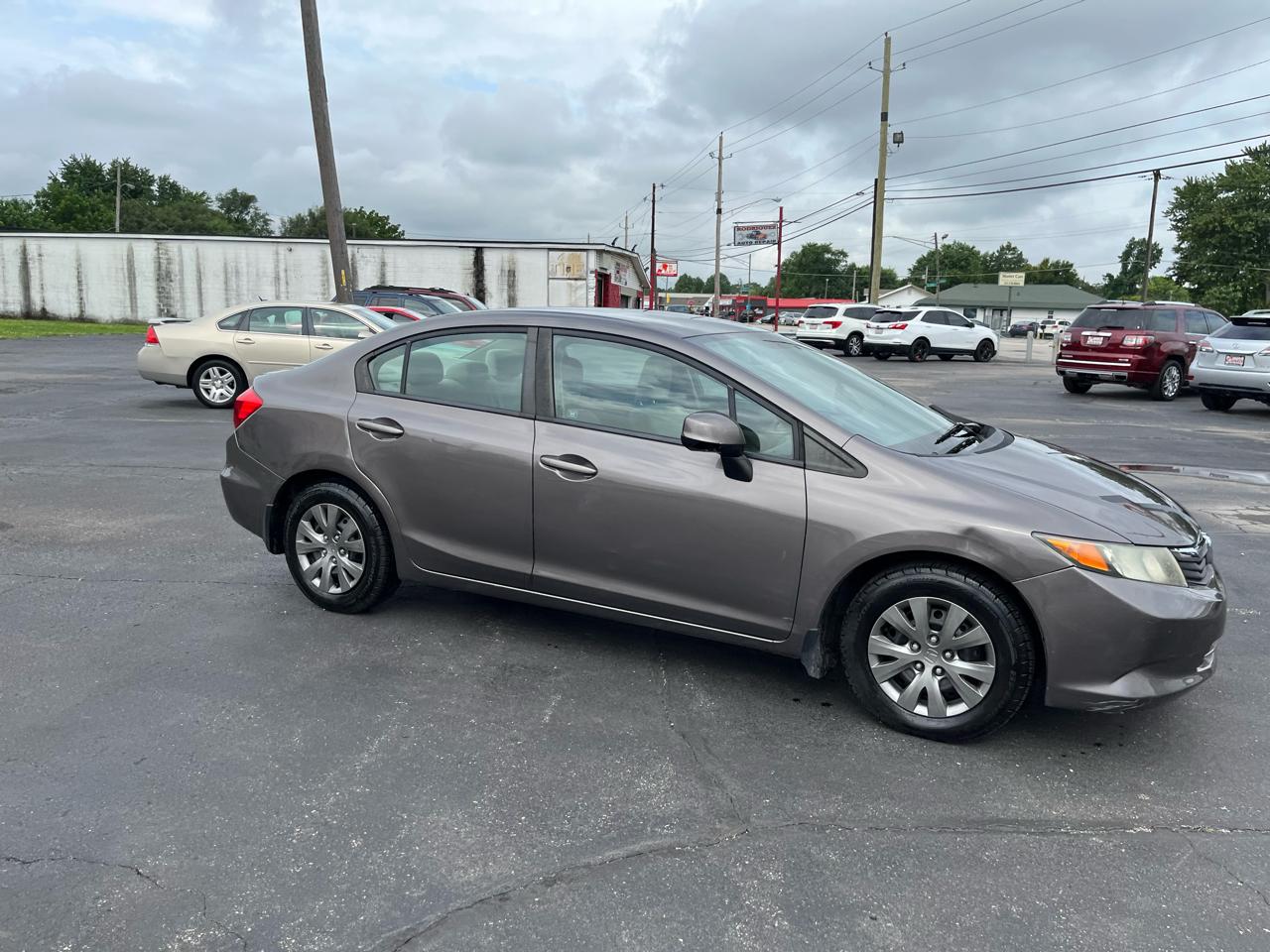 Honda Civic LX Sedan 5-Speed AT 2012