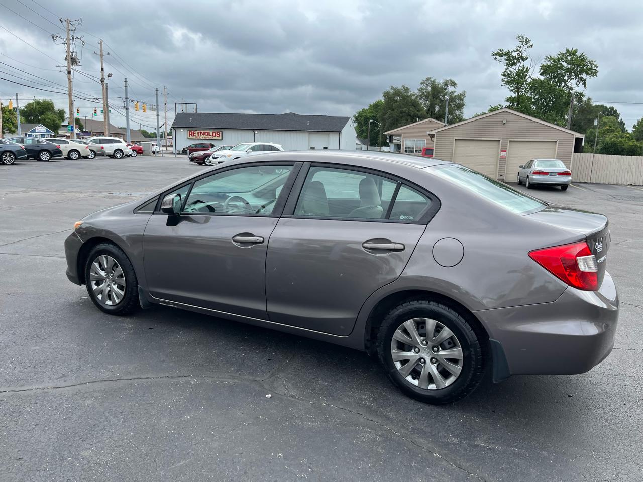 Honda Civic LX Sedan 5-Speed AT 2012