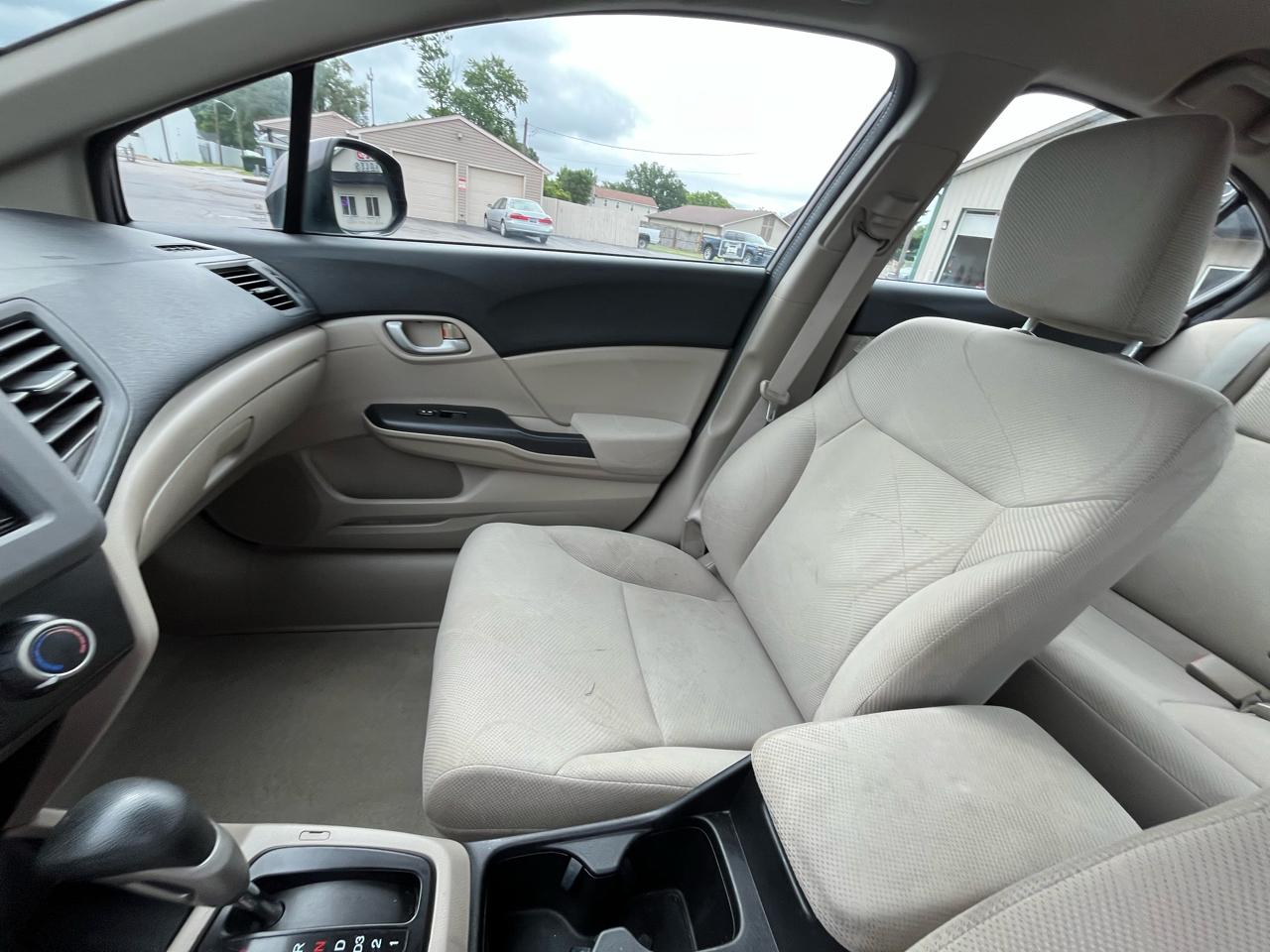 Honda Civic LX Sedan 5-Speed AT 2012