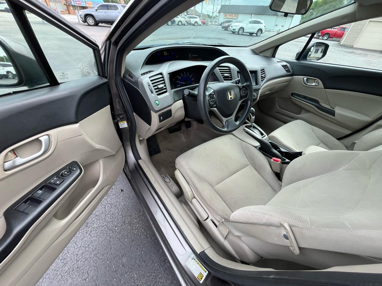 Honda Civic LX Sedan 5-Speed AT 2012