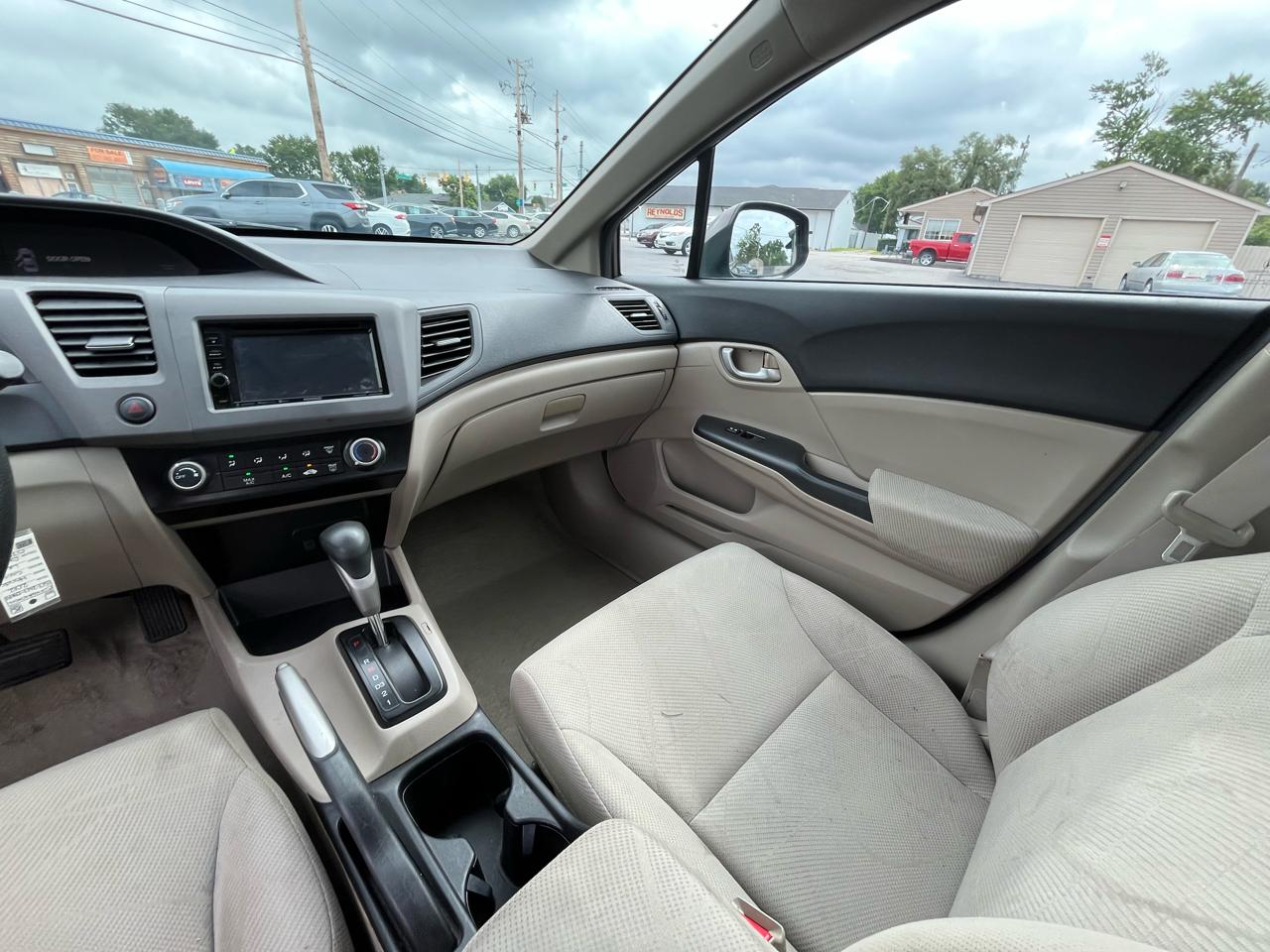 Honda Civic LX Sedan 5-Speed AT 2012