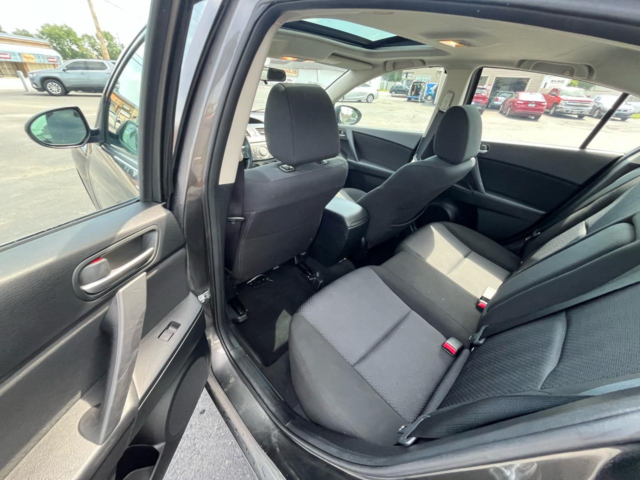 Mazda MAZDA3 i Touring 4-door 2010