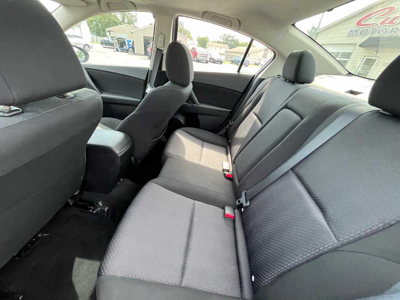 Mazda MAZDA3 i Touring 4-door 2010