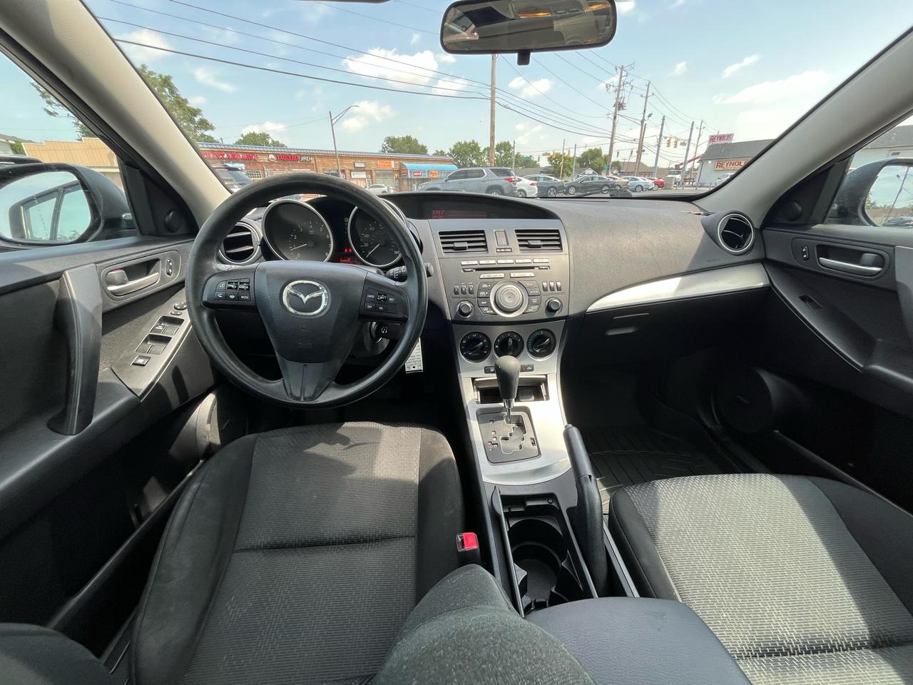 Mazda MAZDA3 i Touring 4-door 2010