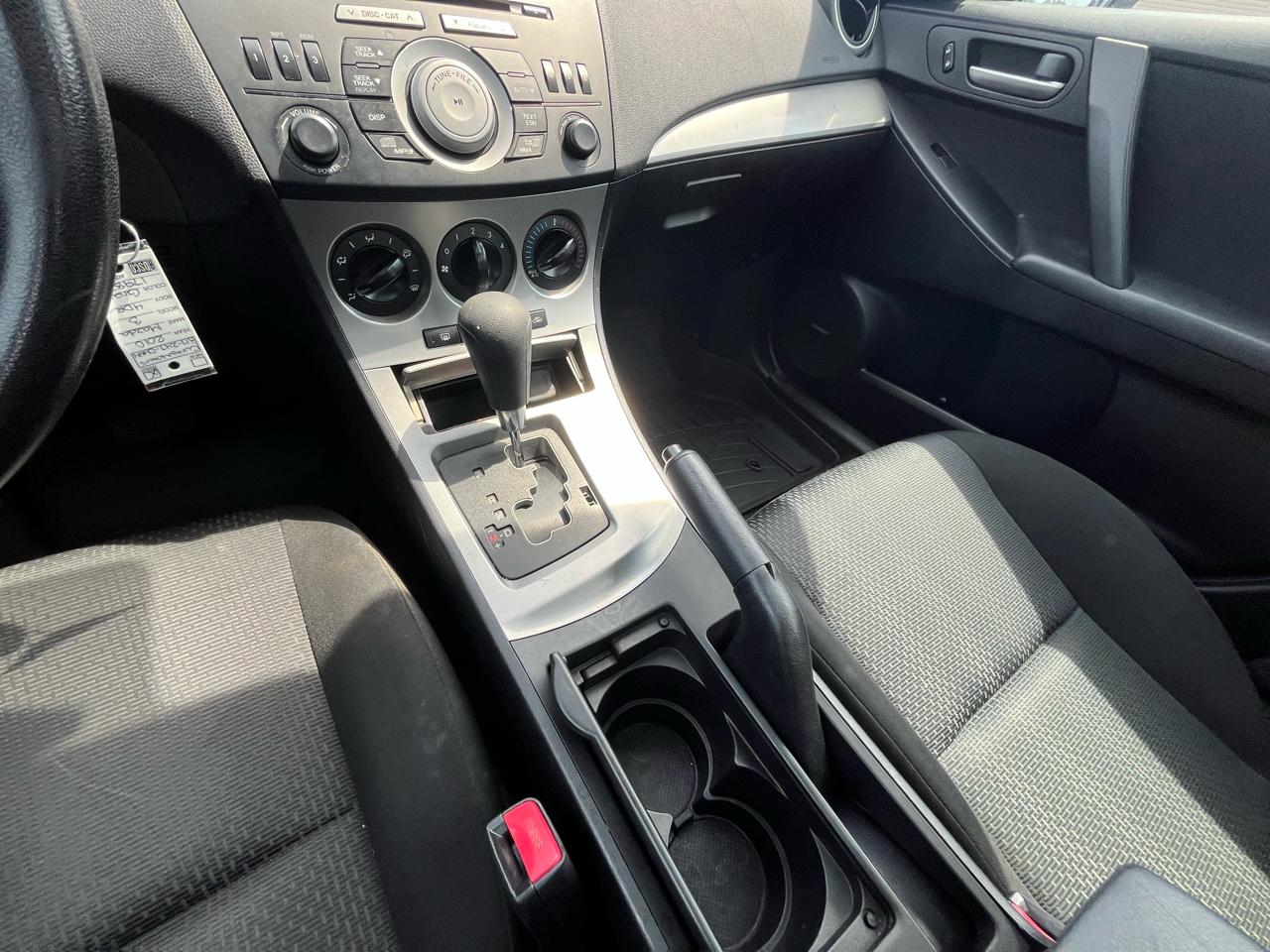 Mazda MAZDA3 i Touring 4-door 2010