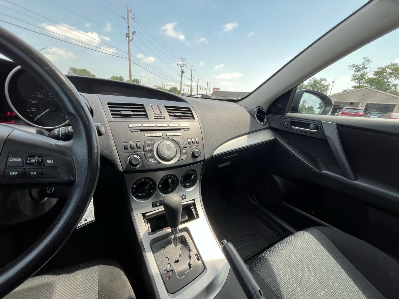 Mazda MAZDA3 i Touring 4-door 2010