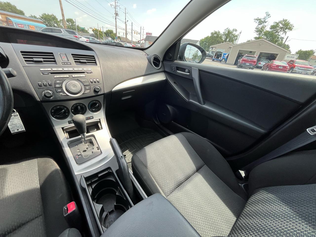 Mazda MAZDA3 i Touring 4-door 2010