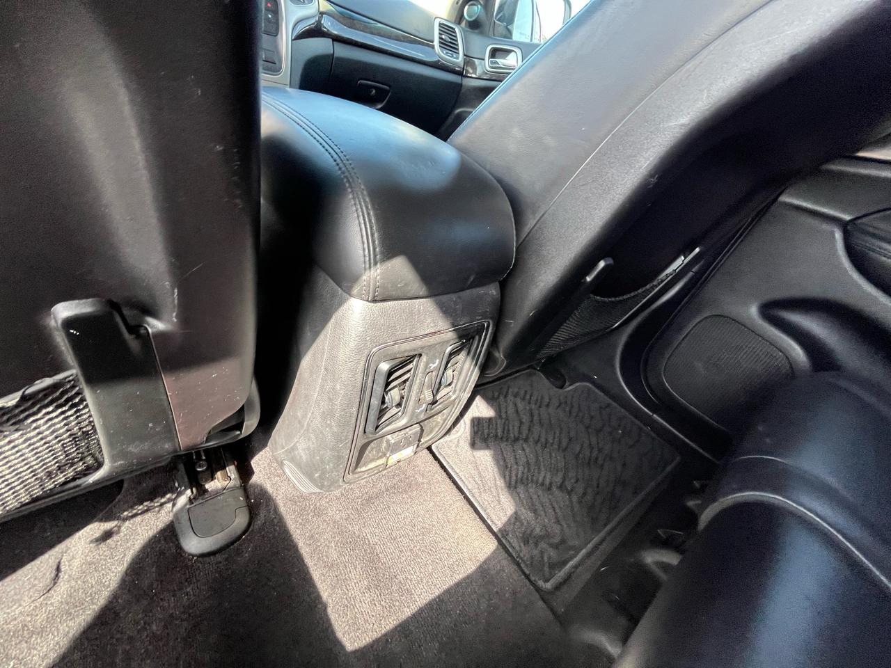 Jeep Grand Cherokee Laredo 4WD 2012