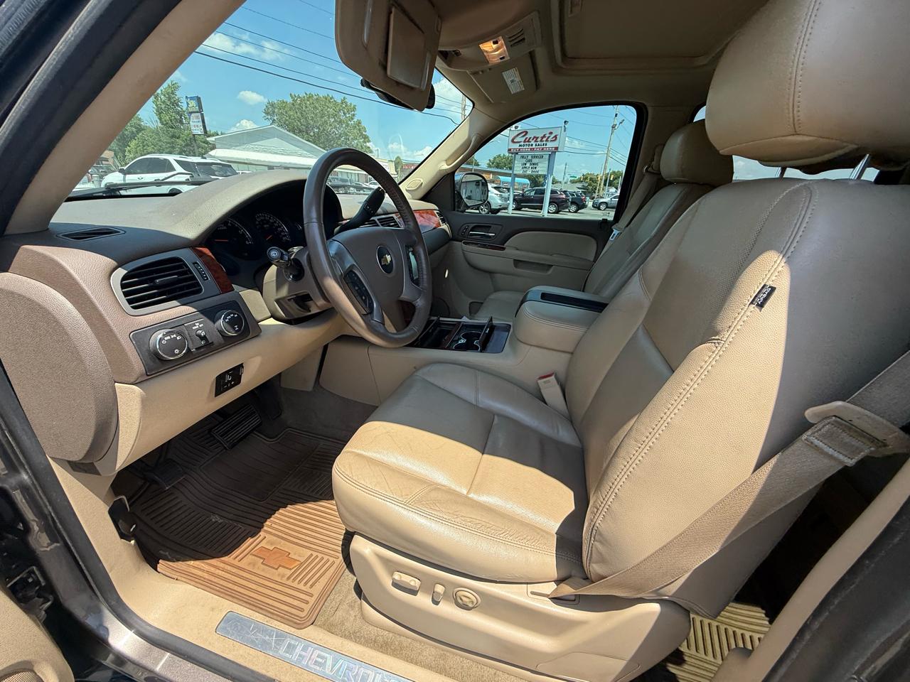 Chevrolet Suburban LTZ 1500 4WD 2014