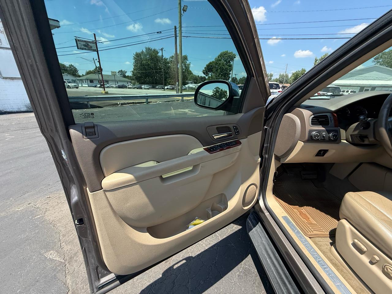 Chevrolet Suburban LTZ 1500 4WD 2014