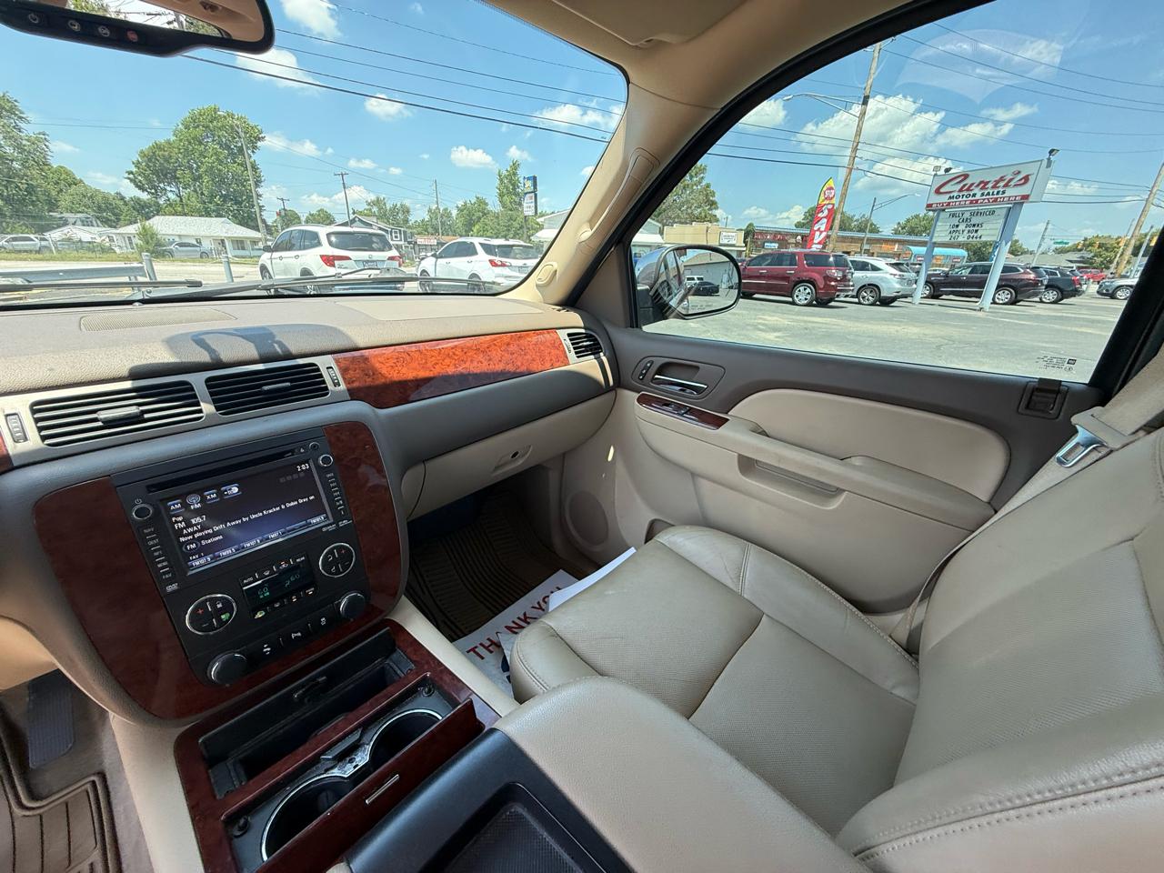 Chevrolet Suburban LTZ 1500 4WD 2014