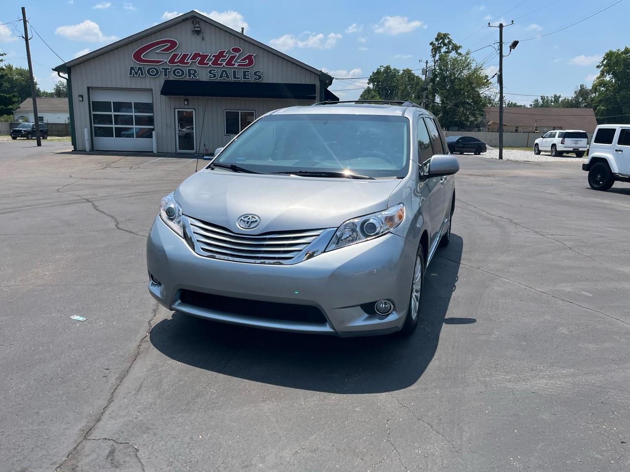 Toyota Sienna Limited 7-Pass V6 2011