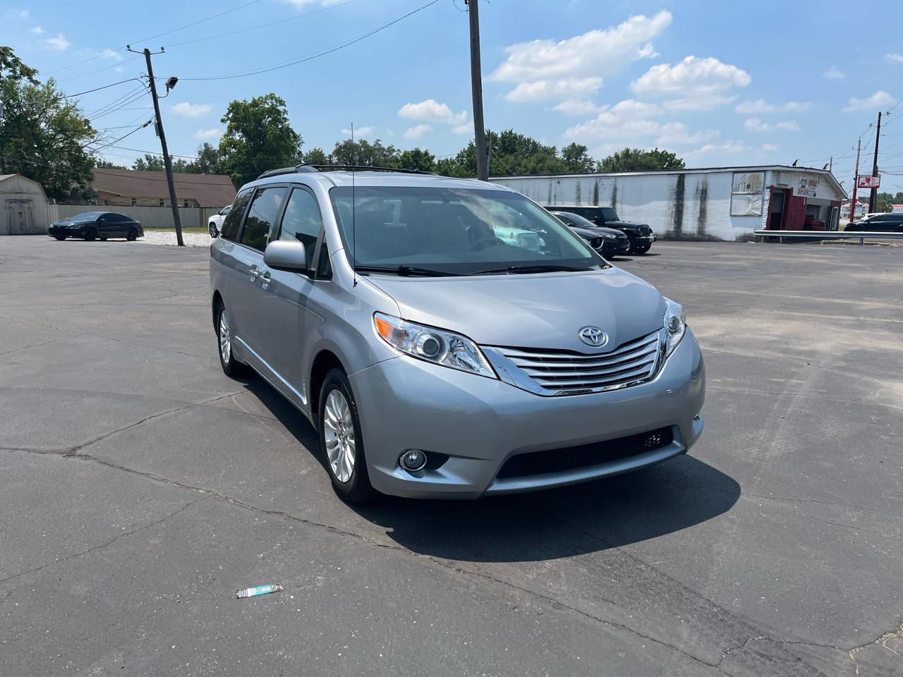 Toyota Sienna Limited 7-Pass V6 2011
