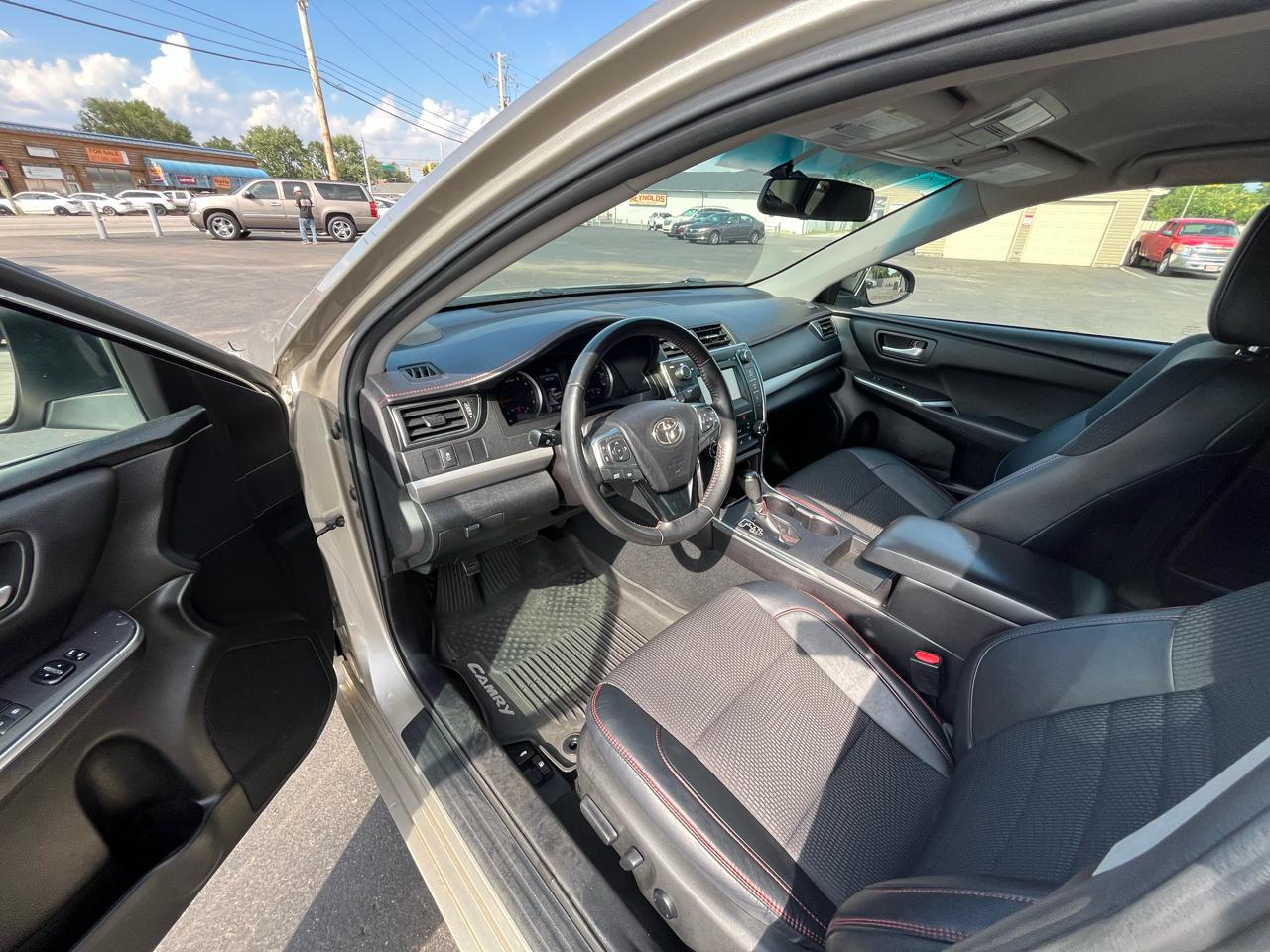 Toyota Camry XLE 2016