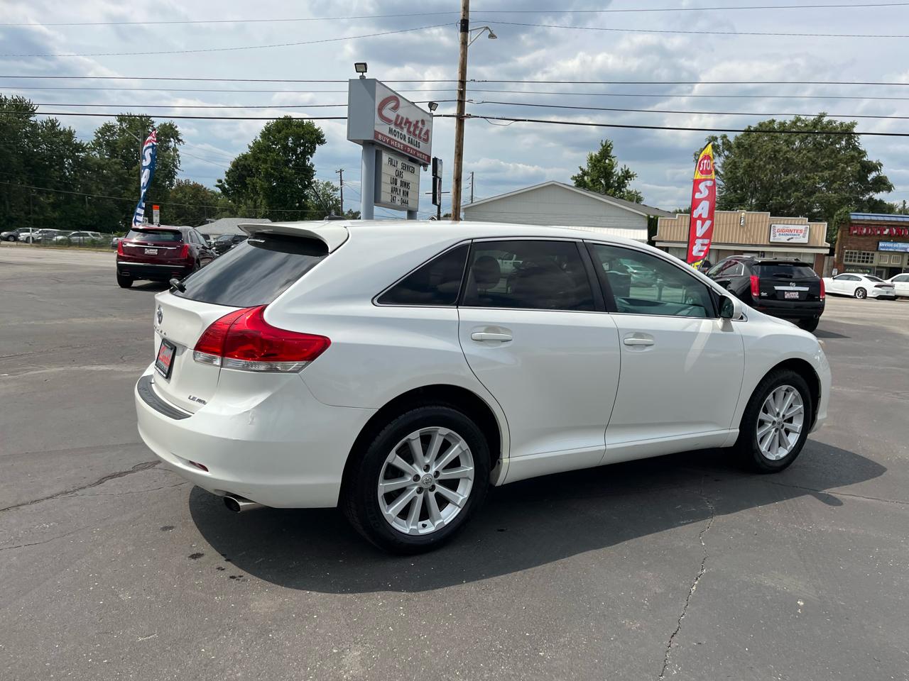 Toyota Venza LE I4 AWD 2012