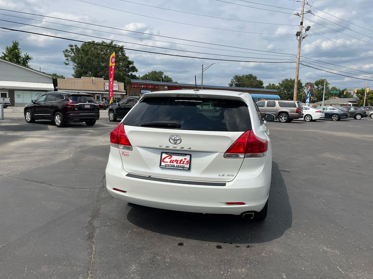 Toyota Venza LE I4 AWD 2012