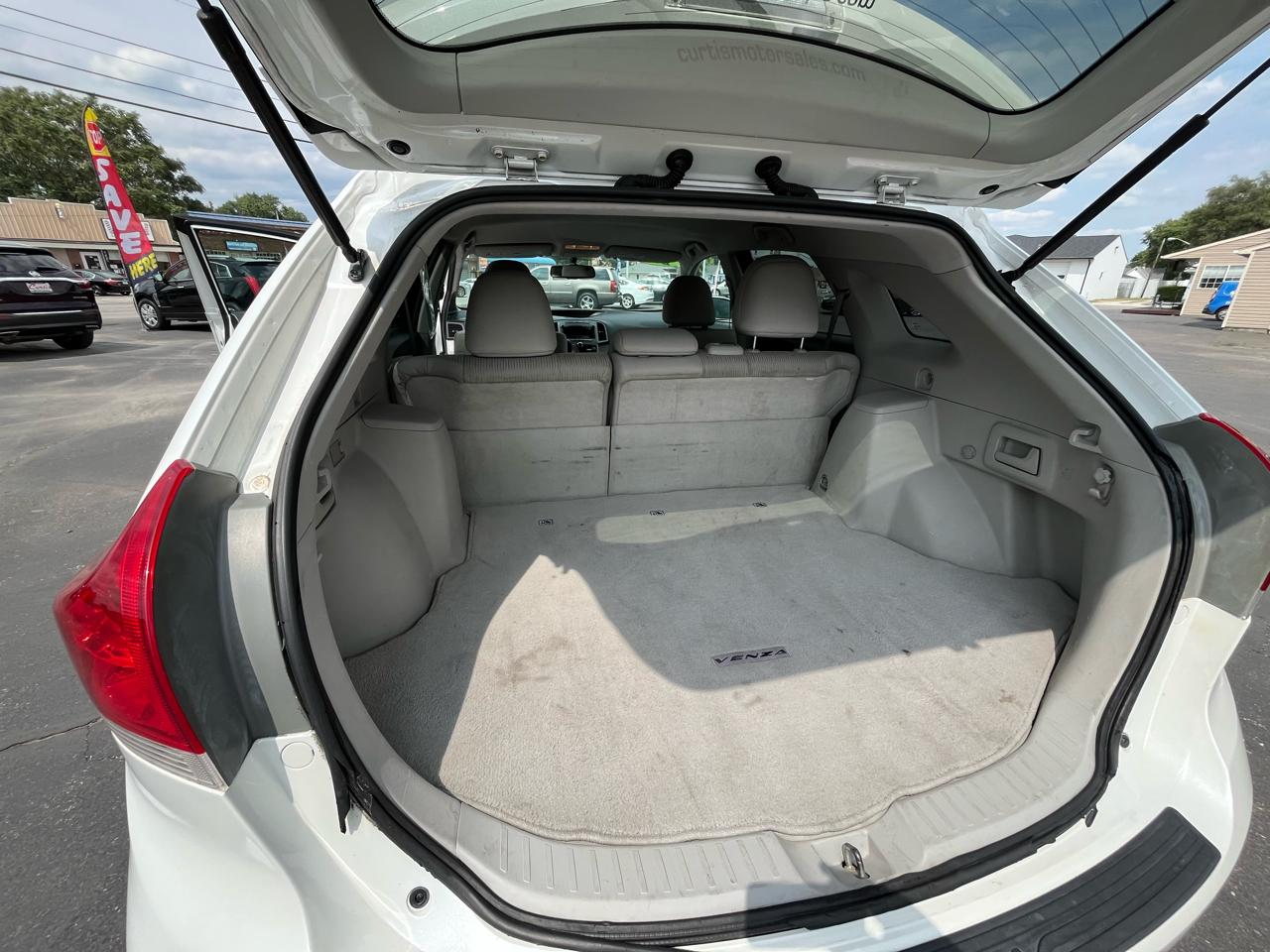 Toyota Venza LE I4 AWD 2012