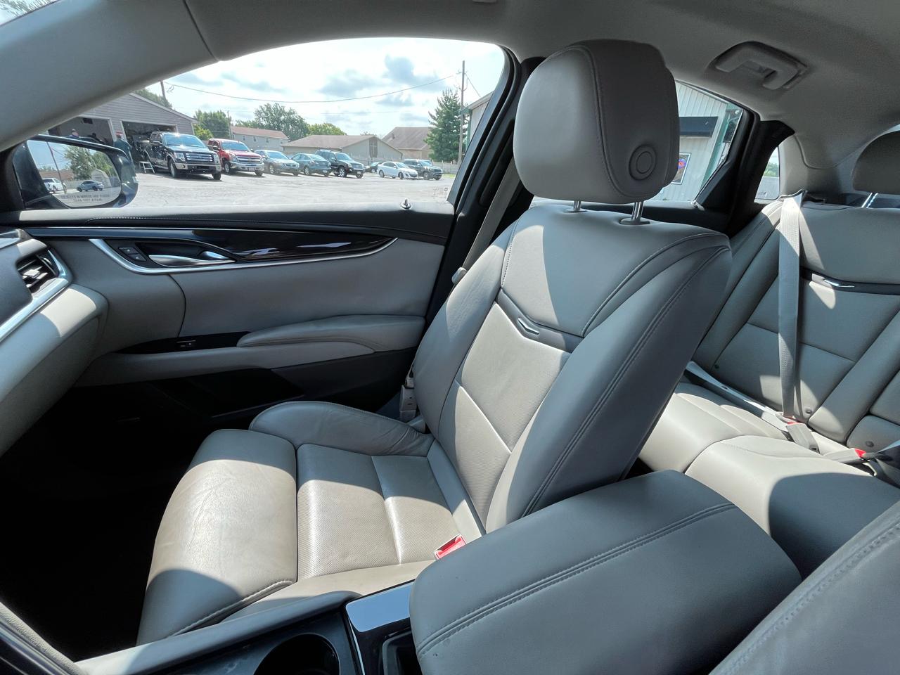 Cadillac XTS Luxury 2013