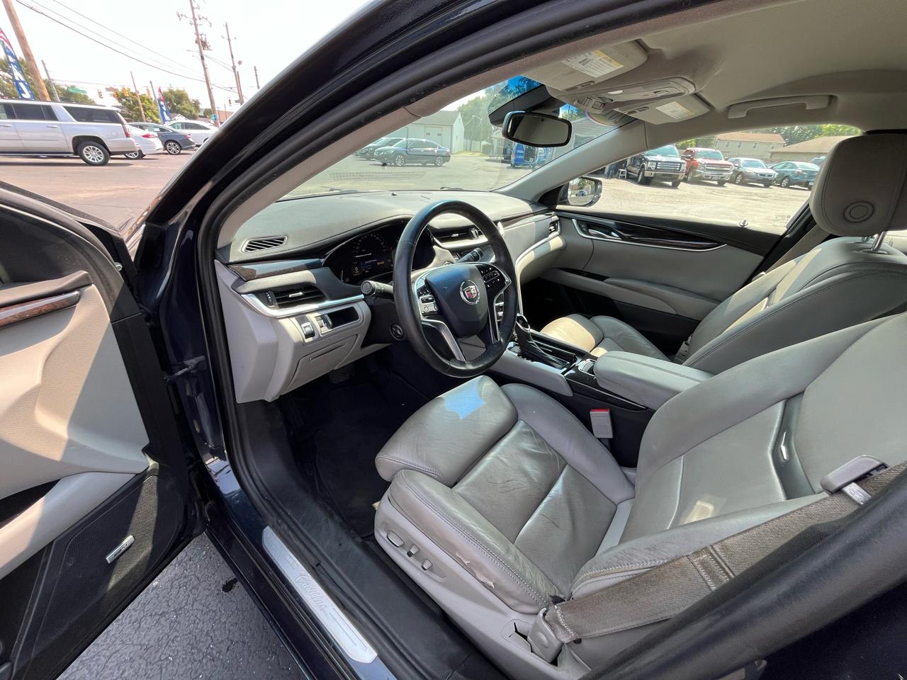 Cadillac XTS Luxury 2013