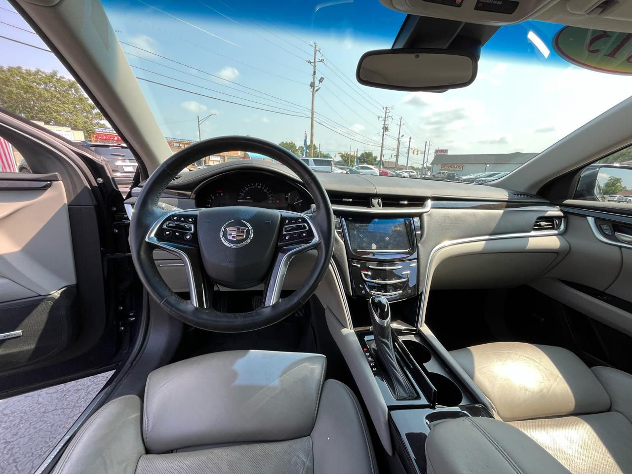 Cadillac XTS Luxury 2013