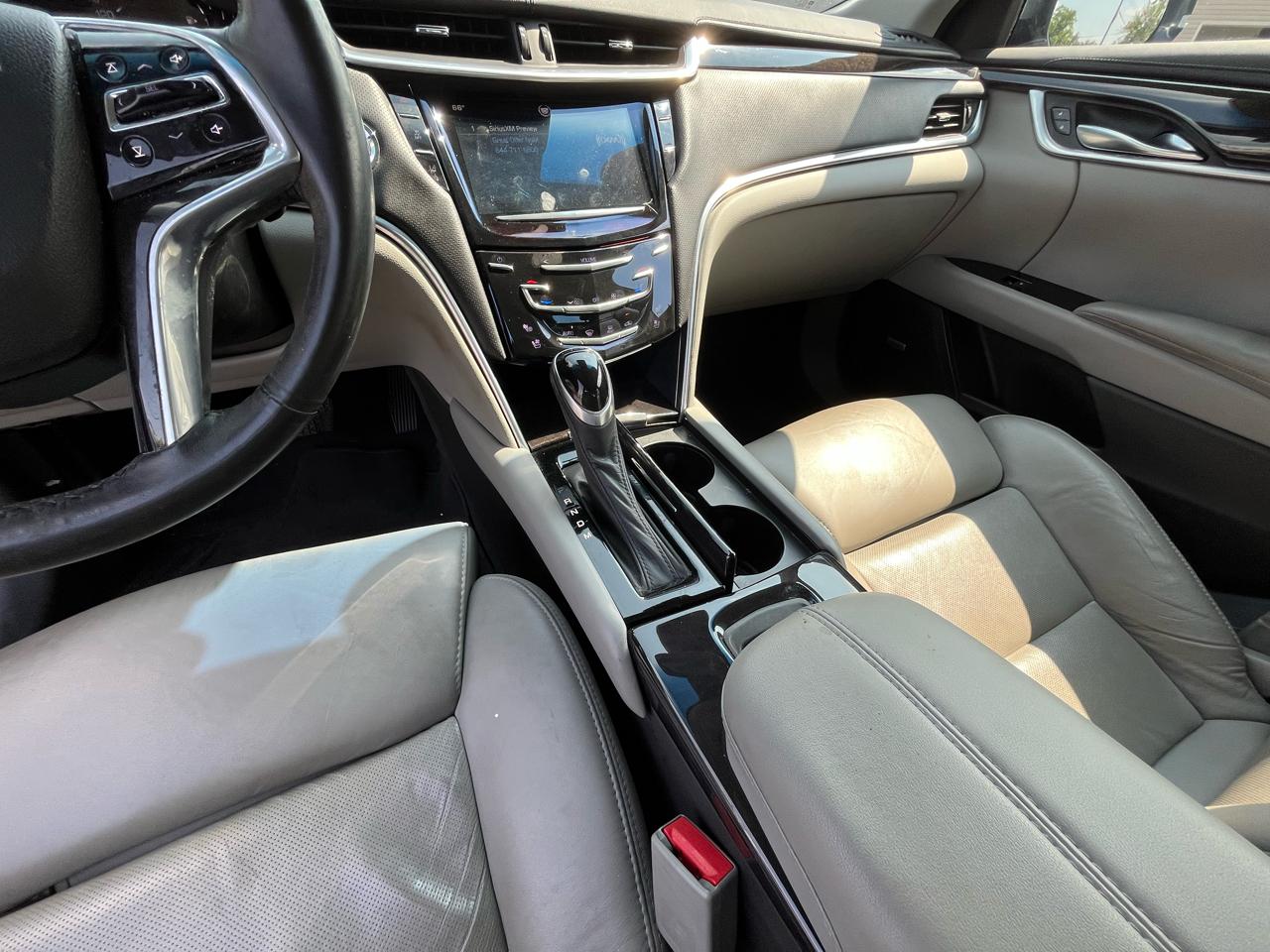 Cadillac XTS Luxury 2013