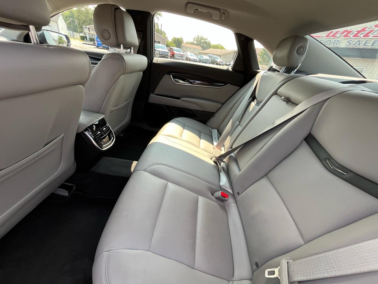 Cadillac XTS Luxury 2013