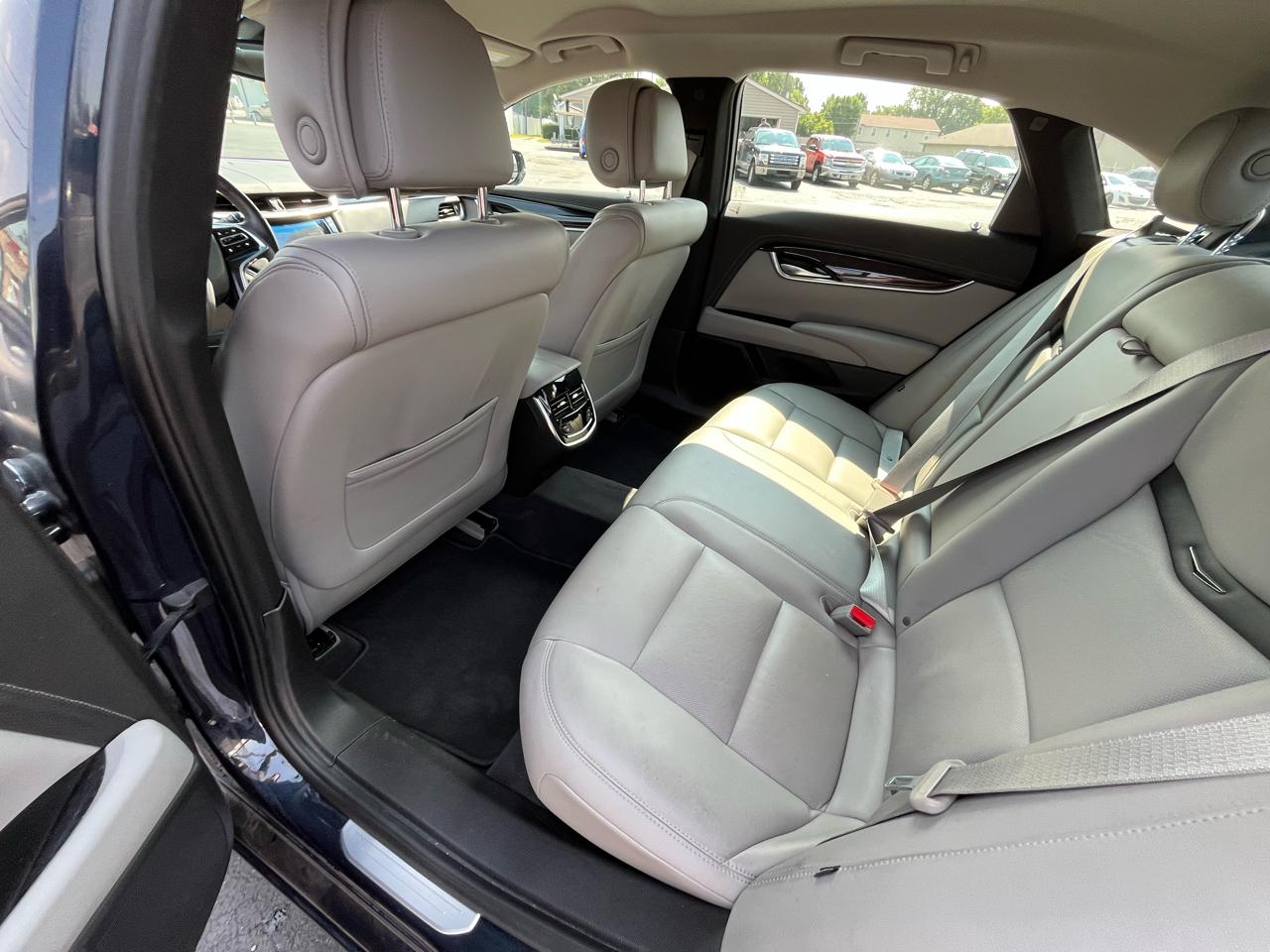 Cadillac XTS Luxury 2013