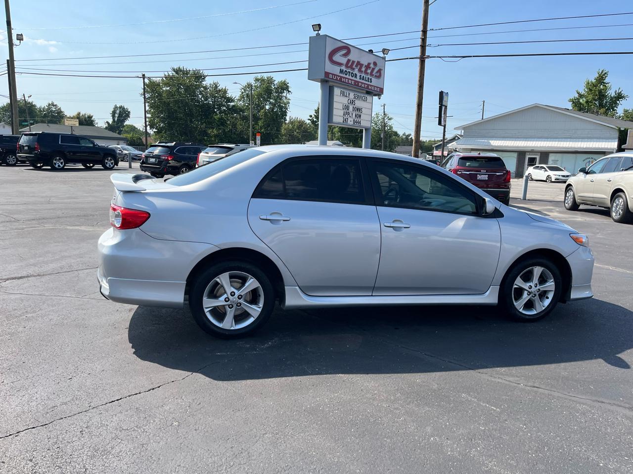 Toyota Corolla S 4-Speed AT 2011