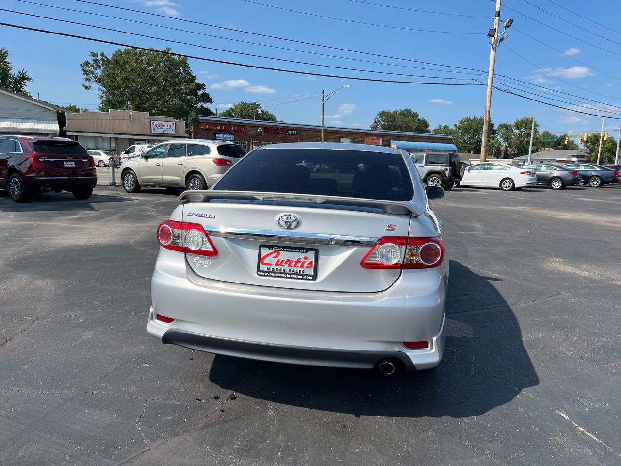 Toyota Corolla S 4-Speed AT 2011